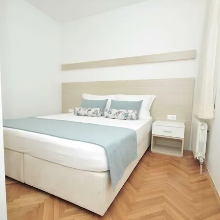 Villa Fani - Apartments In Trogir Extérieur photo