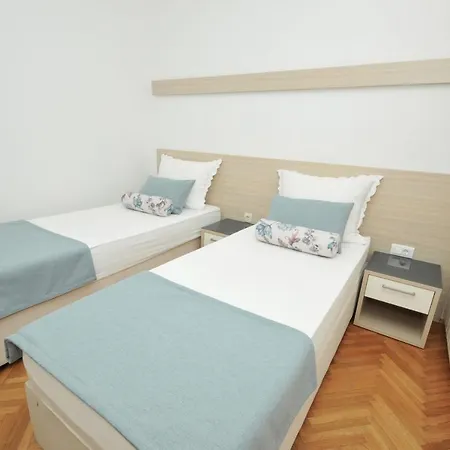 Villa Fani - Apartments In Trogir Extérieur photo