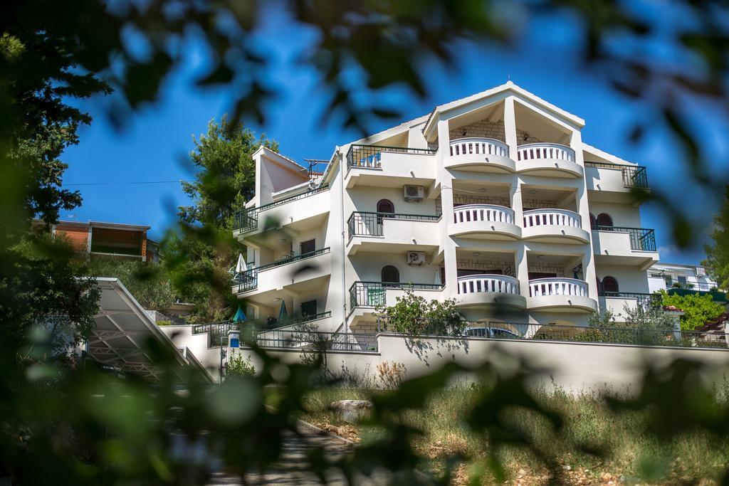 Appartement Fani - In *