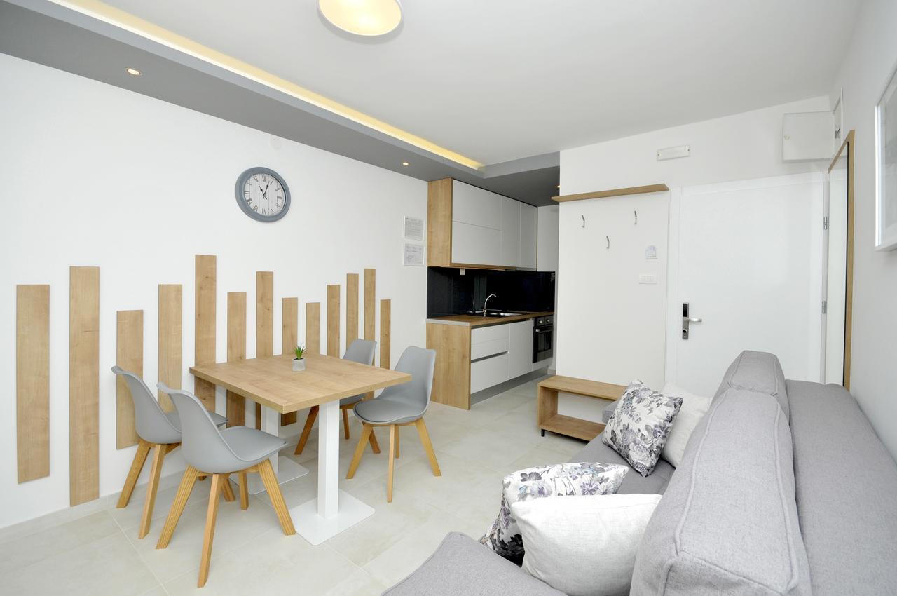 Fani - In Appartement *